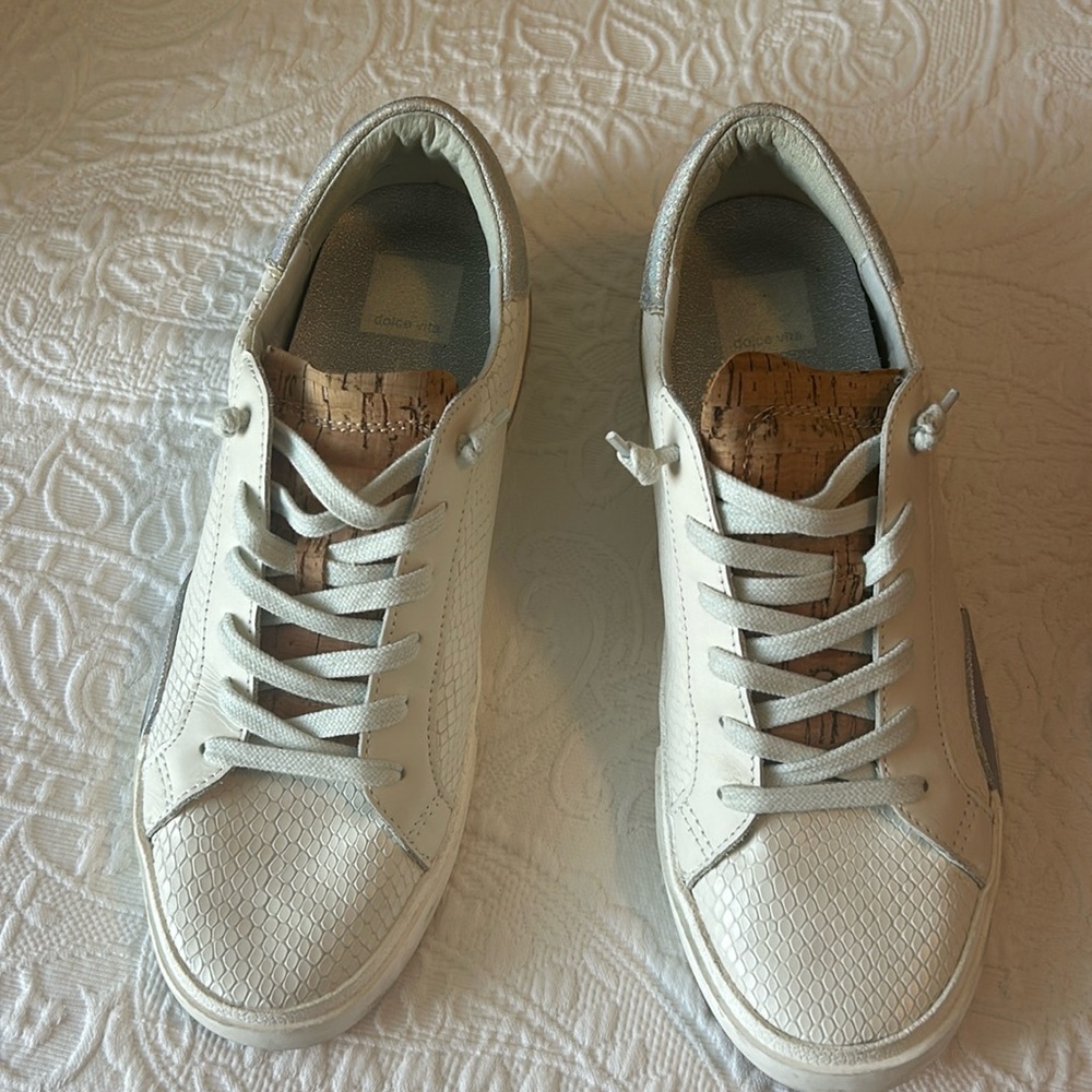 Dolce Vita super comfy sneakers